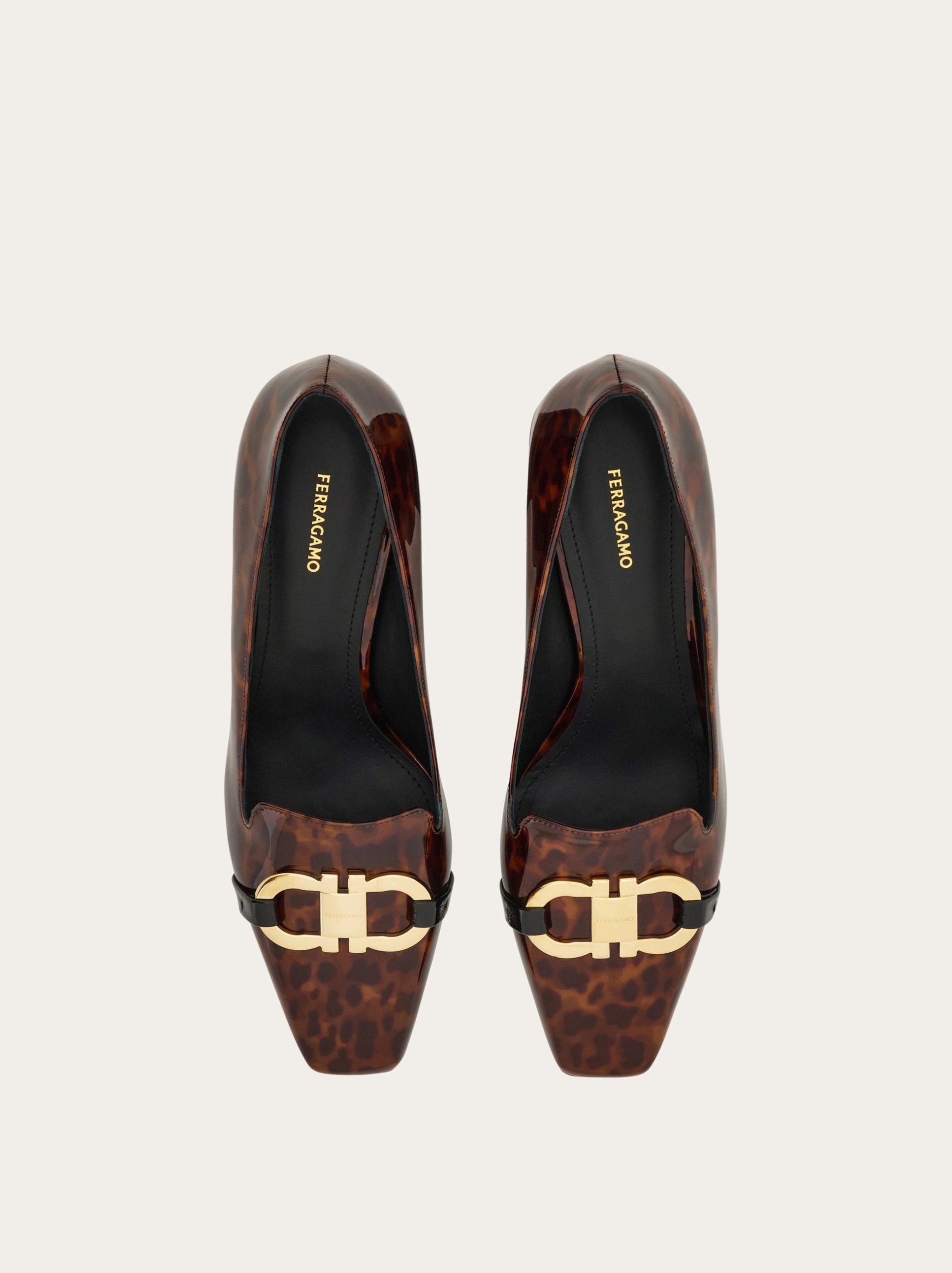 Ferragamo Gancini ornament pump - Image 5
